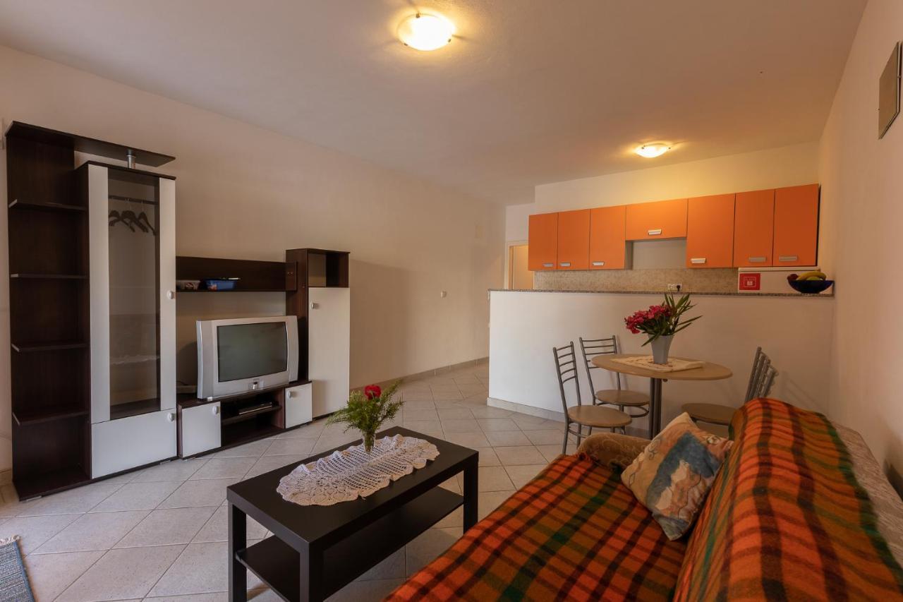 Apartman Kristo วีร์ ภายนอก รูปภาพ