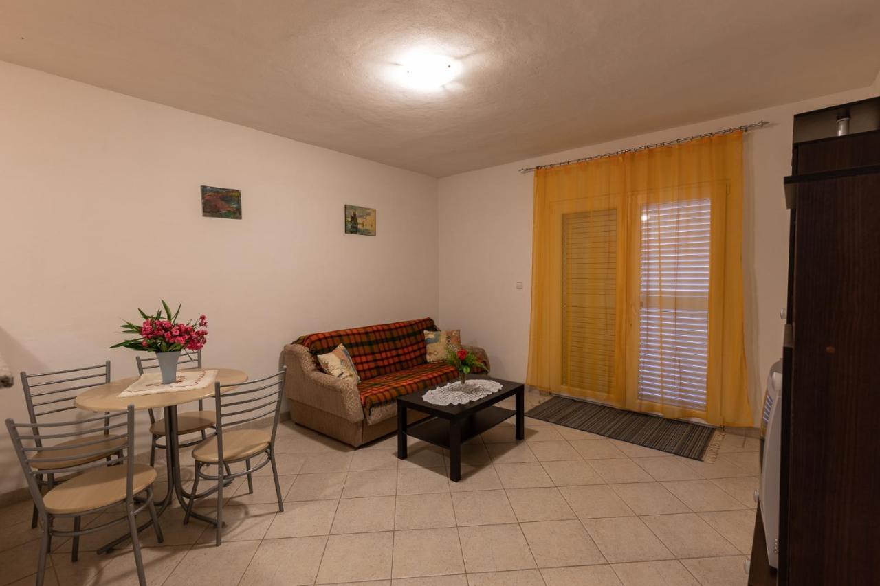 Apartman Kristo วีร์ ภายนอก รูปภาพ