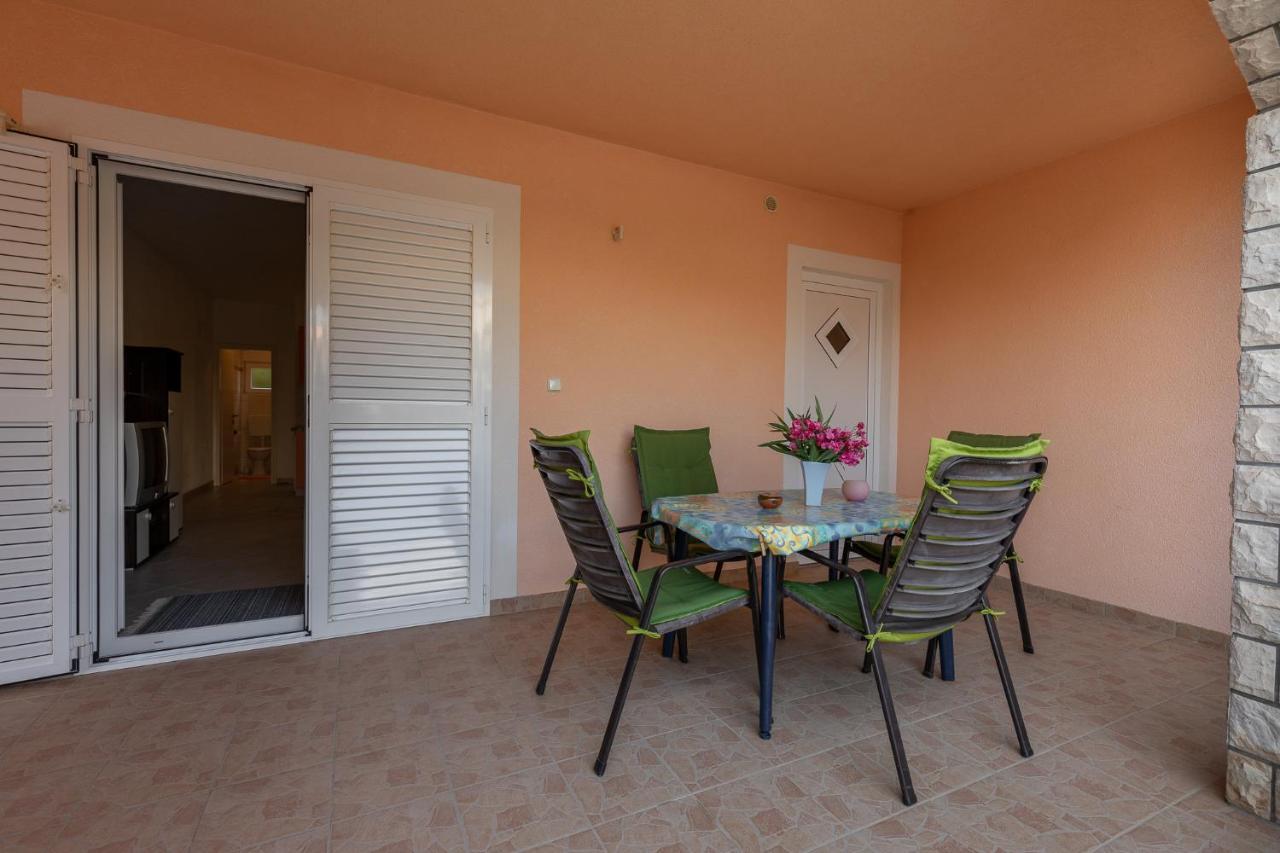 Apartman Kristo วีร์ ภายนอก รูปภาพ